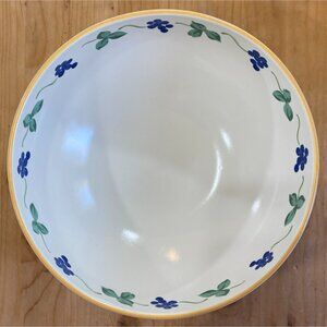 Mikasa Wine & Roses 8.5" Diameter x 3.5" Tall Serving Bowl CP010 Made Malaysia